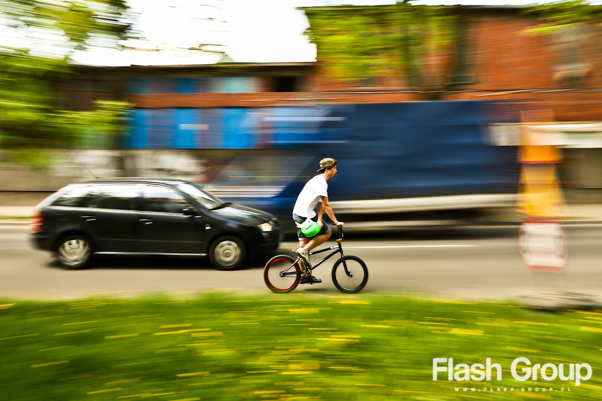 Panoramowanie w fotografii – jak uchwycić dynamikę ruchu